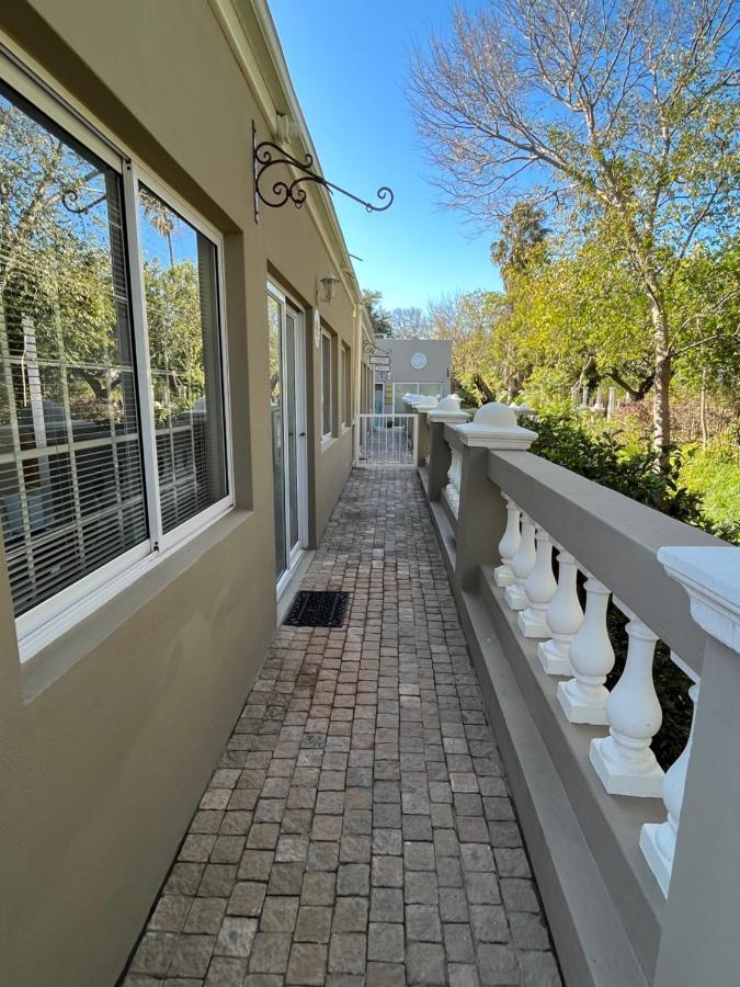 Somerset West Garden Apartments 1 Extérieur photo